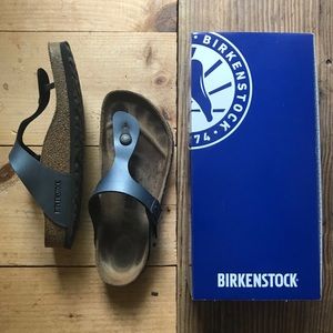 Birkenstock Gizeh Sandal in Blue